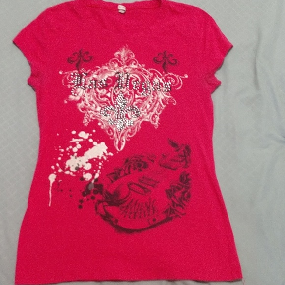 T-Shirt - Picture 1 of 5